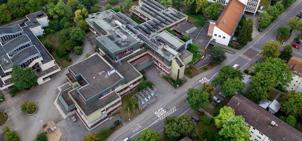 Luftaufnahme des Carlo-Schmid-Gymnasiums in Tübingen.